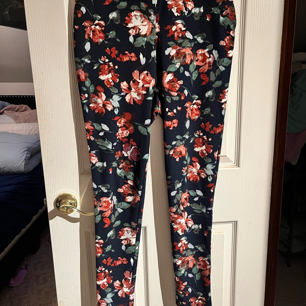 Nina Leonard Floral Patterned Leggings